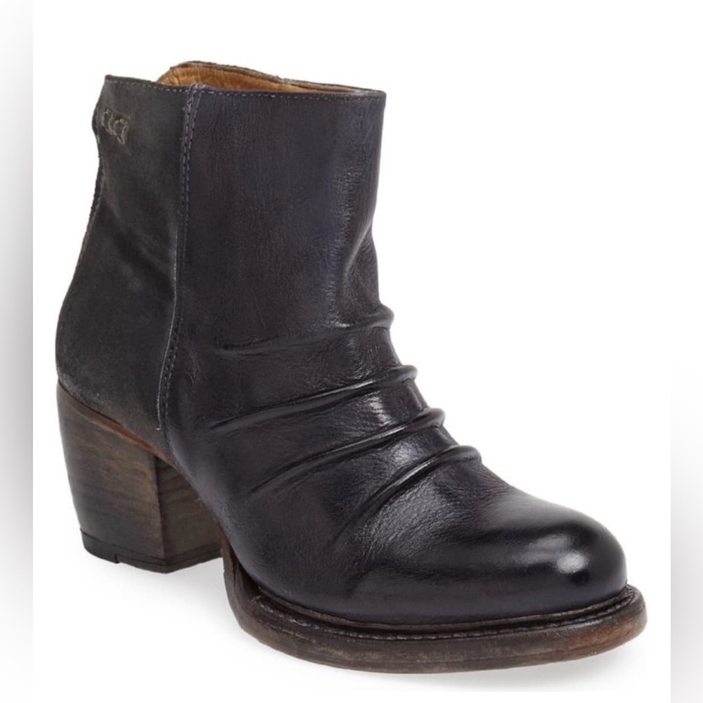 Bed Stu Arcane Cobbler Series Black Leather Distressed Ankle Boots. Size 8